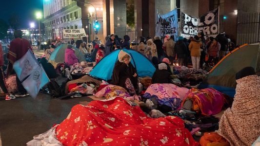 Acampe en Plaza de Mayo: los piqueteros esperan una respuesta de Sergio Massa