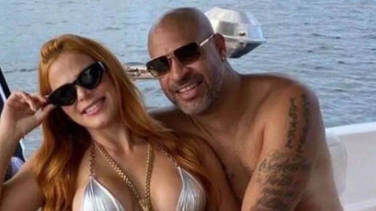 Adriano y su nueva conquista.