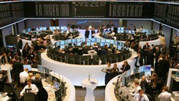 Los bonos con legislación argentina se hundieron hasta 15% tras el anuncio de postergacion de pago