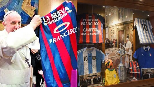 Murió el papa Francisco: el particular santuario en el Vaticano del Papa futbolero