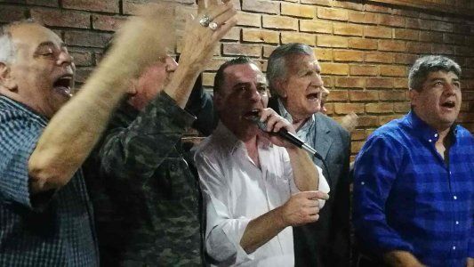 Gioja cantó la marcha con Pablito Moyano y busca ser el puente entre las dos CGT