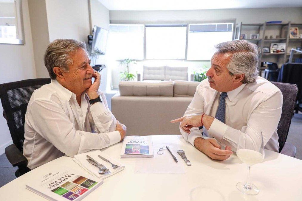 Herméticas reuniones en Puerto Madero: Fernández recibió a Duhalde, a Duarte Frutos y a Insfrán