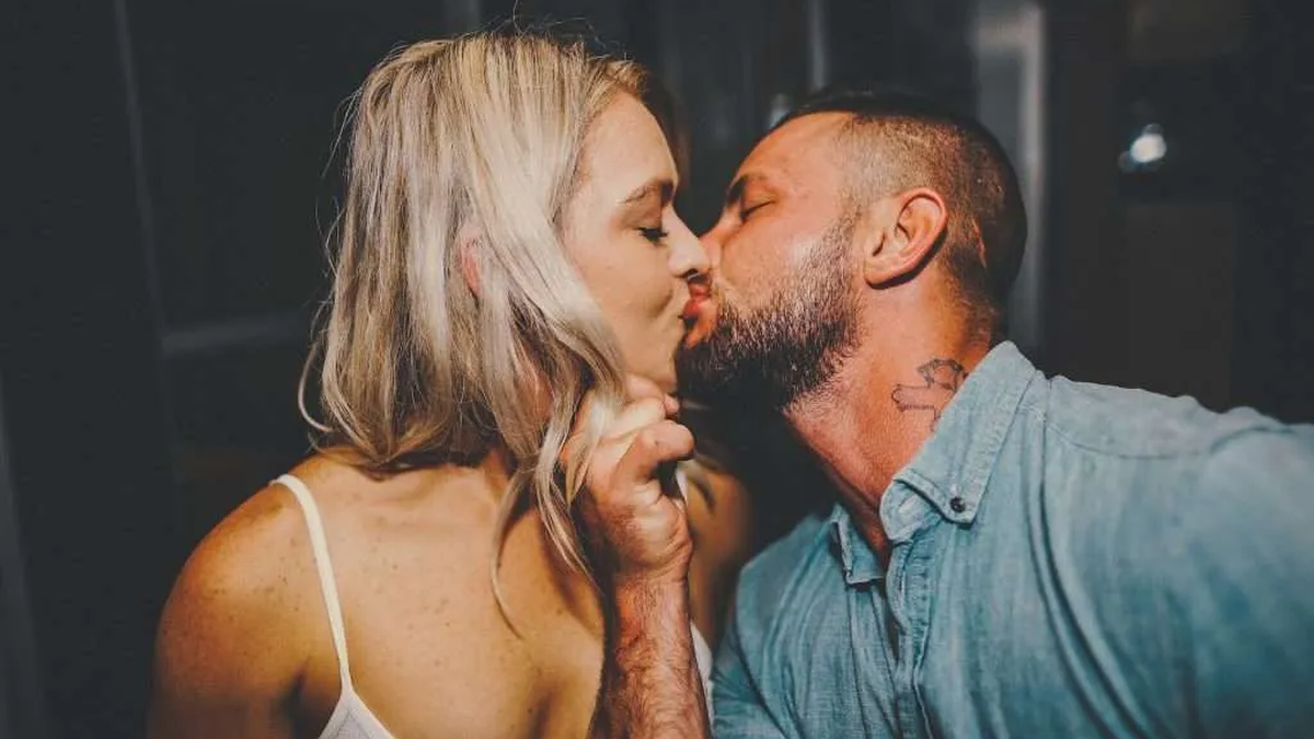 El beso que no diste en la vida… pero sí en tu cabeza. Foto: Internet/Sueño.