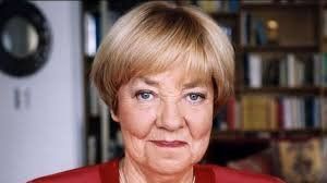 Un año homenaje para seguir leyendo y escuchando a María Elena Walsh