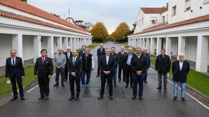 Sindicalistas y empresarios se reunieron con Alberto Fernández para respaldar su posición ante la deuda