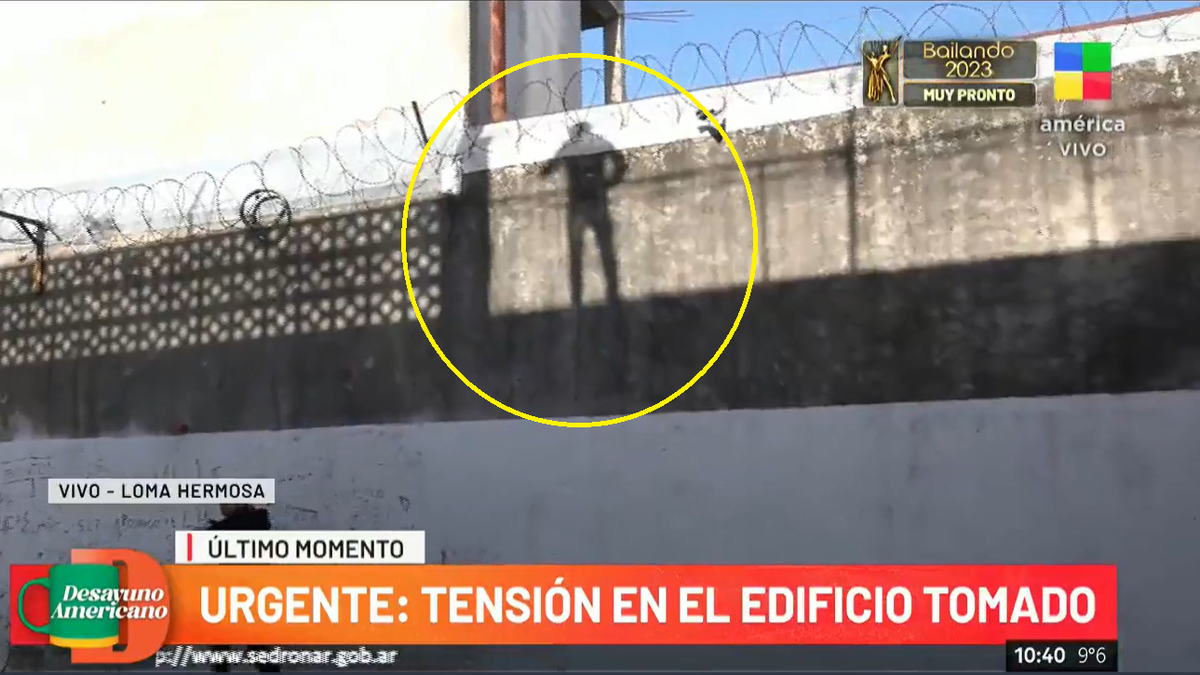 Un grupo de okupas agredió al móvil de Desayuno Americano en Loma Hermosa