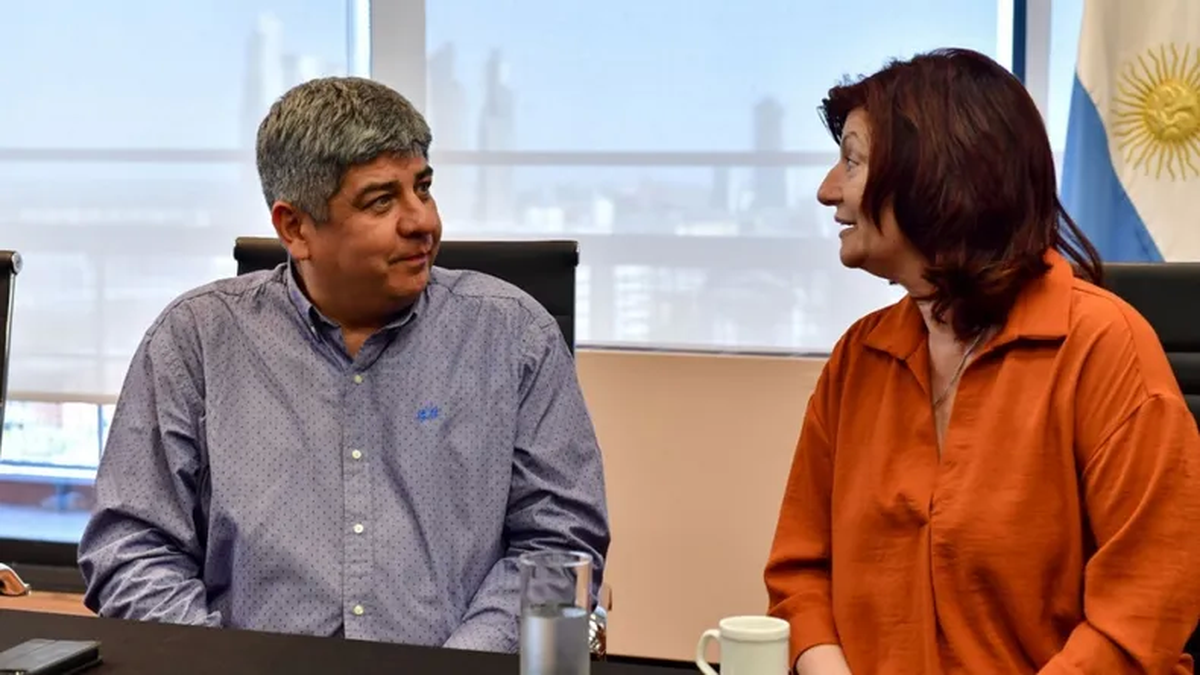 La ministra de trabajo Kelly Olmos con Pablo Moyano (Foto: archivo A24.com)