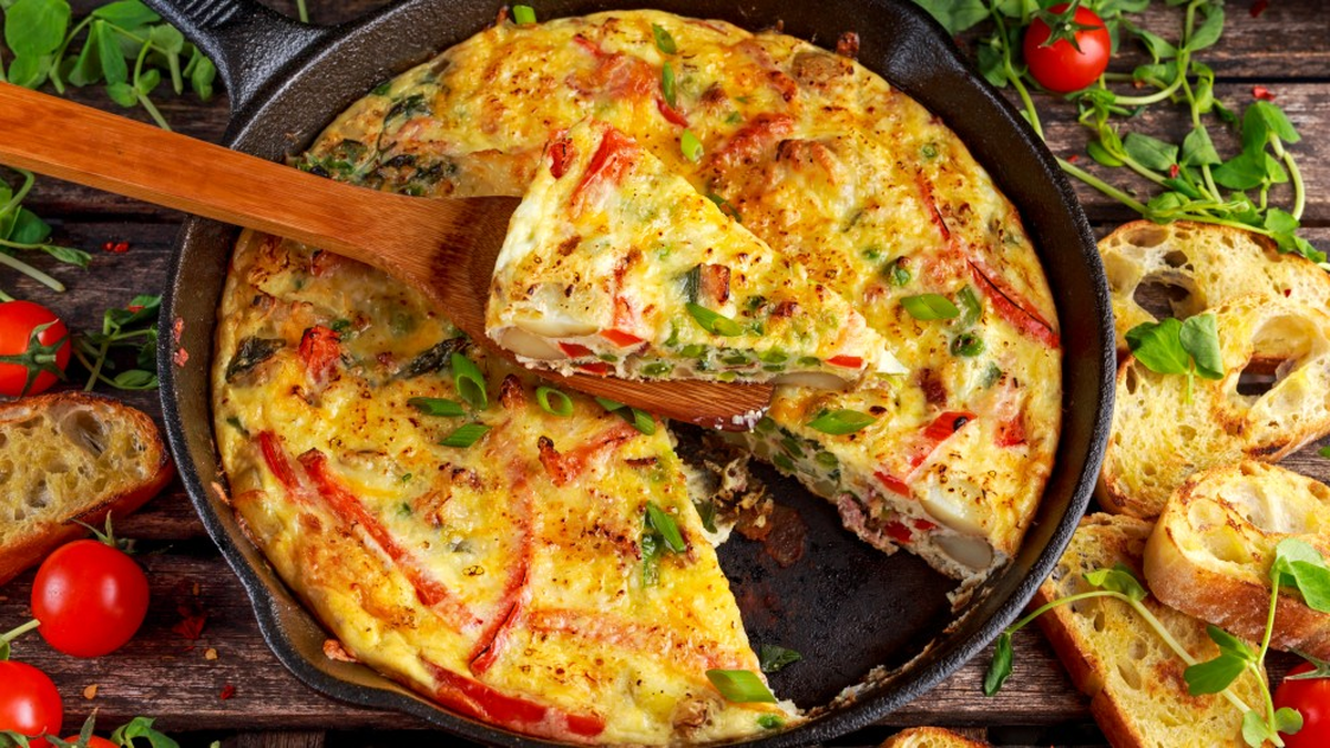 Receta sencilla, sabor excepcional: Frittata de espinacas y queso