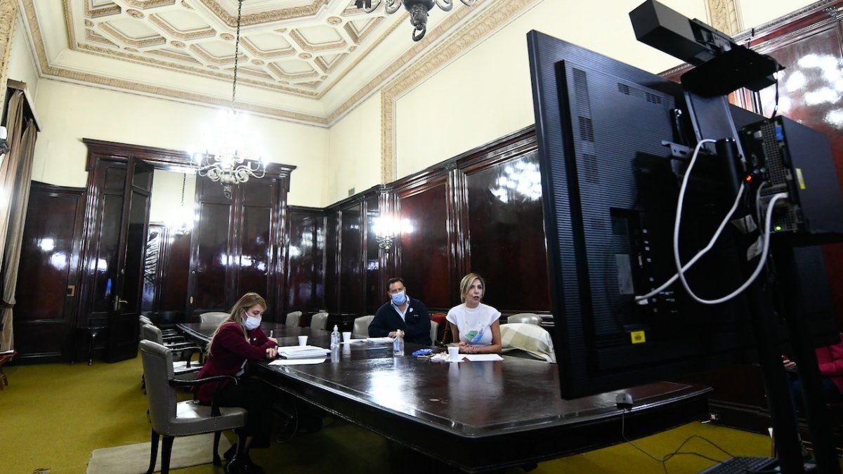 El Consejo Consultivo de Partidos Políticos, durante su primera reunión, realizada en mayo de este año (Foto: Ministerio del Interior).