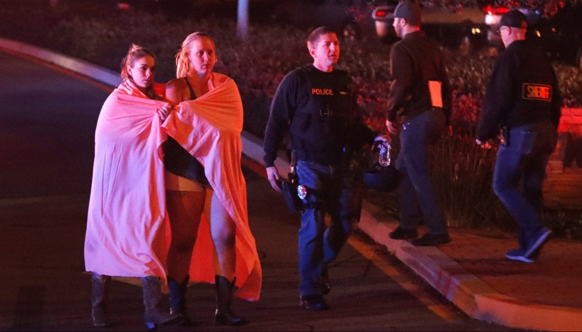 Quién era el atacante de Los Ángeles que abrió fuego en un bar y mató a 12 personas