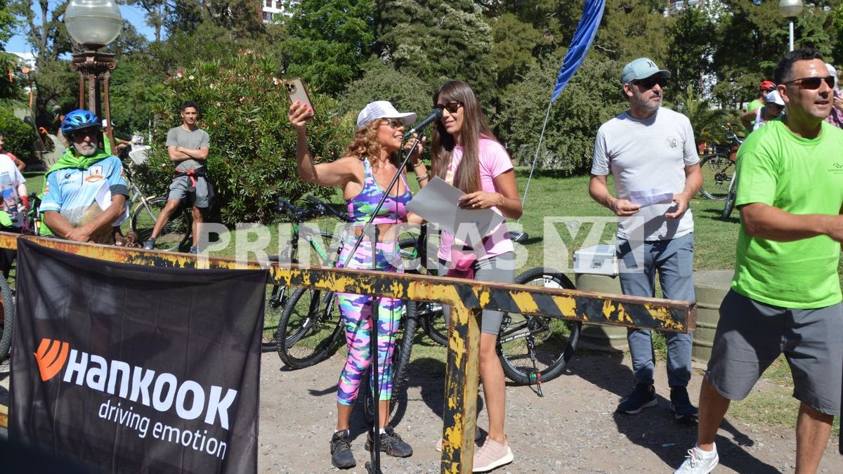 Iliana Calabro en MDQ homenaje Juan Carlos.jpg