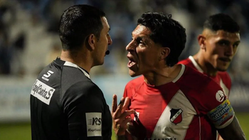 La durísima sanción a Enzo Pérez tras su expulsión en la Primera Nacional