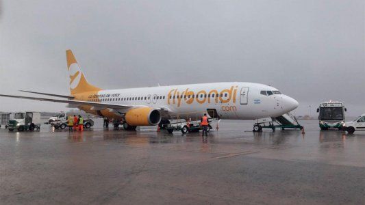 Las fuertes lluvias provocaron demoras y desvíos de vuelos en Ezeiza, Aeroparque y El Palomar