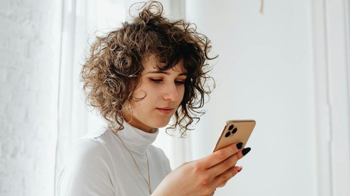 Qué significa que te claven el visto en WhatsApp