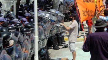 Según el ministro de Gobierno de Formosa, Jorge González, la protesta no fue pacífica. Según el ministro de Gobierno de Formosa, Jorge González, la protesta no fue pacífica.