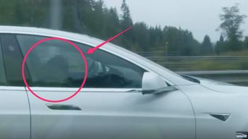 El piloto automático de Tesla salvó a un conductor ebrio