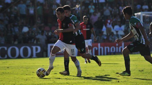 Otro batacazo en la Copa Argentina: Newells perdió 2-1 con Villa Mitre y el partido terminó con escándalo en la tribuna leprosa