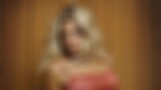 Actriz reconoció la vergüenza que siente al verse en escenas de sexo