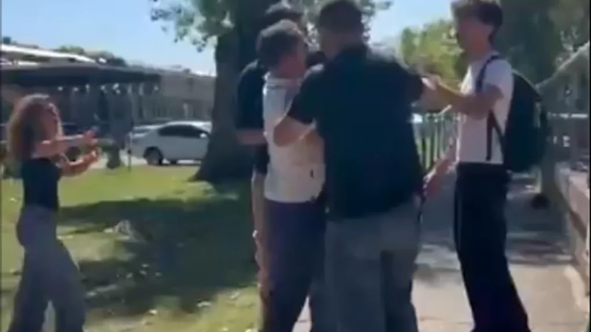 CMSPortada&nbsp;Contenidos&nbsp; Un docente agredió a estudiantes libertarios en una reconocida universidad