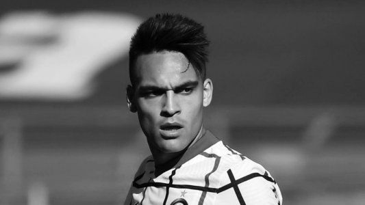 Inter le renovaría el contrato a Lautaro Martínez, que se aleja de jugar con Messi en Barcelona