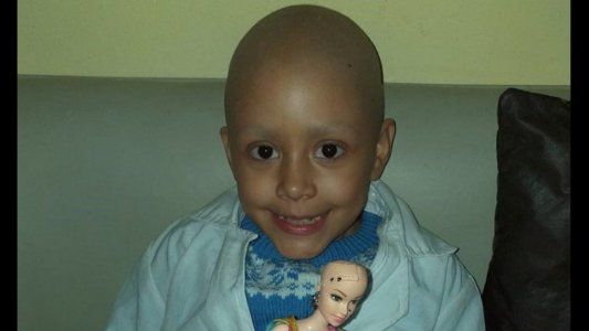 Tiene 8 años, superó 52 quimios y venció el cáncer