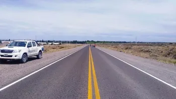 Un nene de 4 años murió tras caer de una camioneta en movimiento y su hermana se encuentra en grave estado