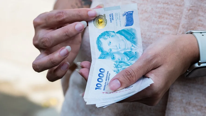 Los salarios crecieron 2,5% en enero y quedaron por debajo de la inflación