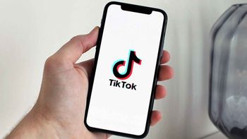Tik Tok: furor por un truco con gaseosas que hace que el test de Covid dé positivo