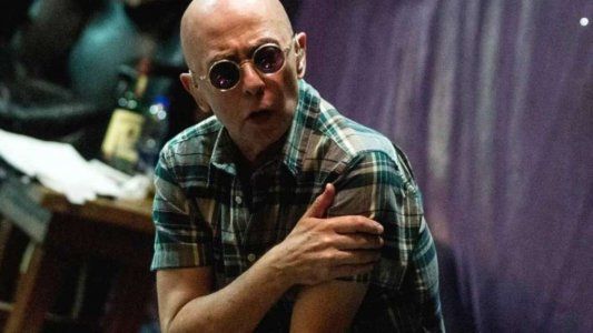 El Indio Solari transmitió más de una hora en vivo sin darse cuenta, hasta que llegó su mujer