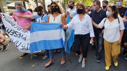 Bullrich admitió que no le gustó la protesta con bolsas mortuorias e instó a Alberto a que pida perdón a toda la sociedad