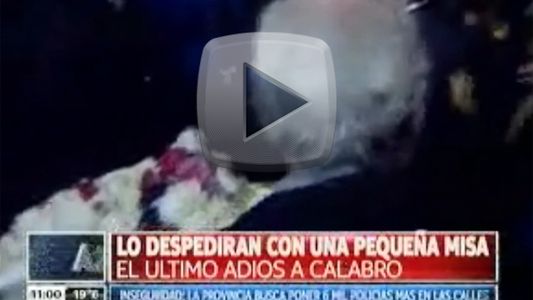 Así llegaban los restos de Juan Carlos Calabró a Chacarita