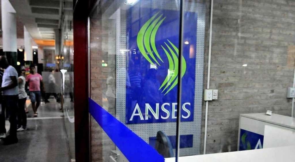 ANSES: cómo elegir el método de cobro del bono de 10.000 pesos del Ingreso Familiar de Emergencia