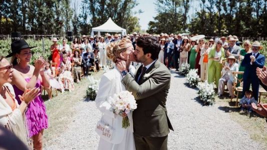 Se conoció la invitación a la boda de Nicole Neumann y Manu Urcera con un polémico detalle