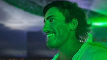 Tomás Holder de Gran Hermano 2022 reapareció en las redes con una selfie desnudo en el baño