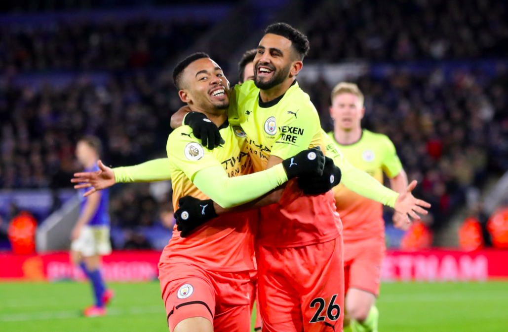 Agüero erró un penal, pero igual Manchester City le ganó 1-0 a Leicester y continúa como lejano escolta