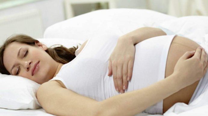 ¿Cómo dormir mejor en el embarazo?