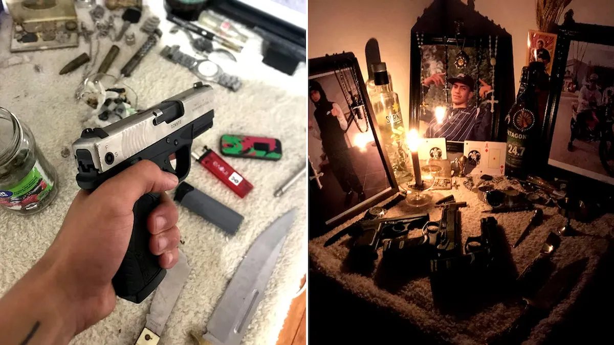 Las armas de la banda y el altar a un hampón muerto. (Foto: redes sociales)