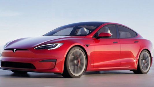 ¿Se puede comprar un automóvil Tesla con Bitcoins?