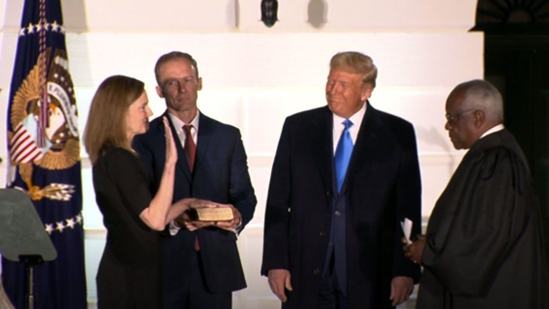 Trump le impuso un giro conservador a la Corte de EE.UU. a solo una semana de las elecciones