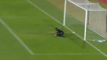 Video: por este grosero error del arquero Al Fujairah, el equipo de Maradona, no logró el ascenso en Emiratos Árabes