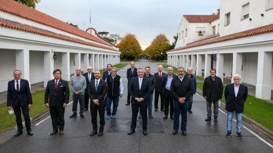 Unidos o dominados: la CGT arde en internas en el momento menos oportuno para el Gobierno