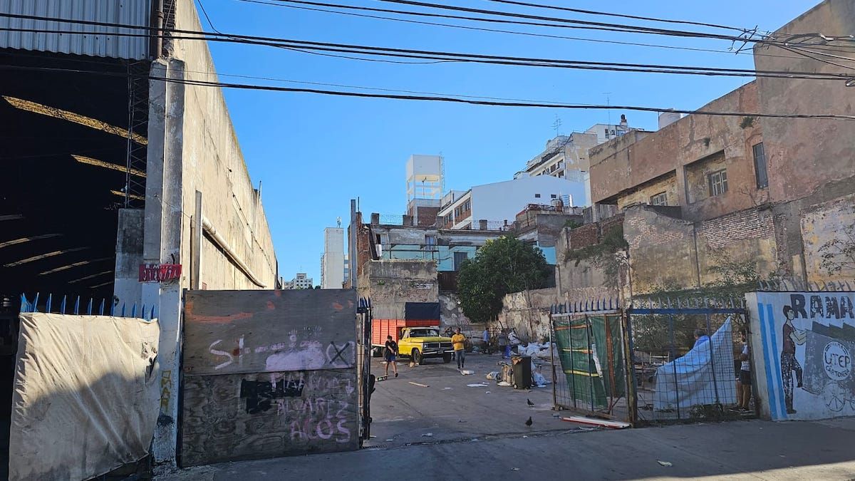 El operativo se realizó en una propiedad ubicada en la calle Bartolomé Mitre al 3100 (Foto: Policía de la Ciudad).