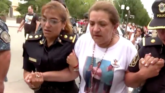 El conmovedor llanto de las policías que escoltaron a la mamá de Fernando Báez Sosa