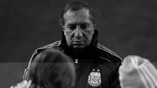 Carlos Bilardo no tiene COVID-19: su hermano Jorge confirmó que el laboratorio se equivocó