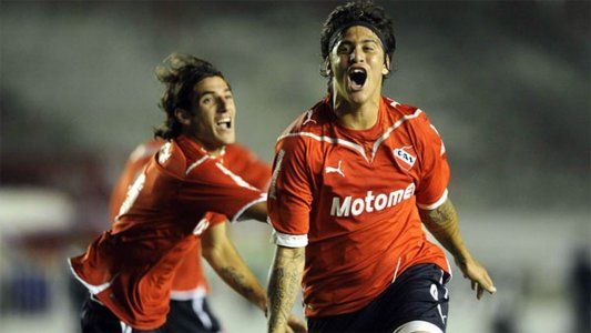 Detuvieron a un exgoleador de Independiente por presunta estafa en la compraventa de un auto