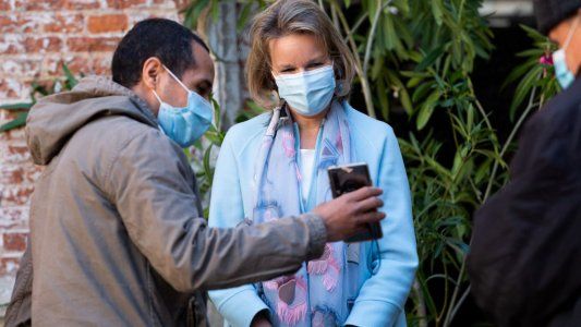 Dificultad para hablar o moverse, dos nuevos indicadores del COVID-19 según la OMS