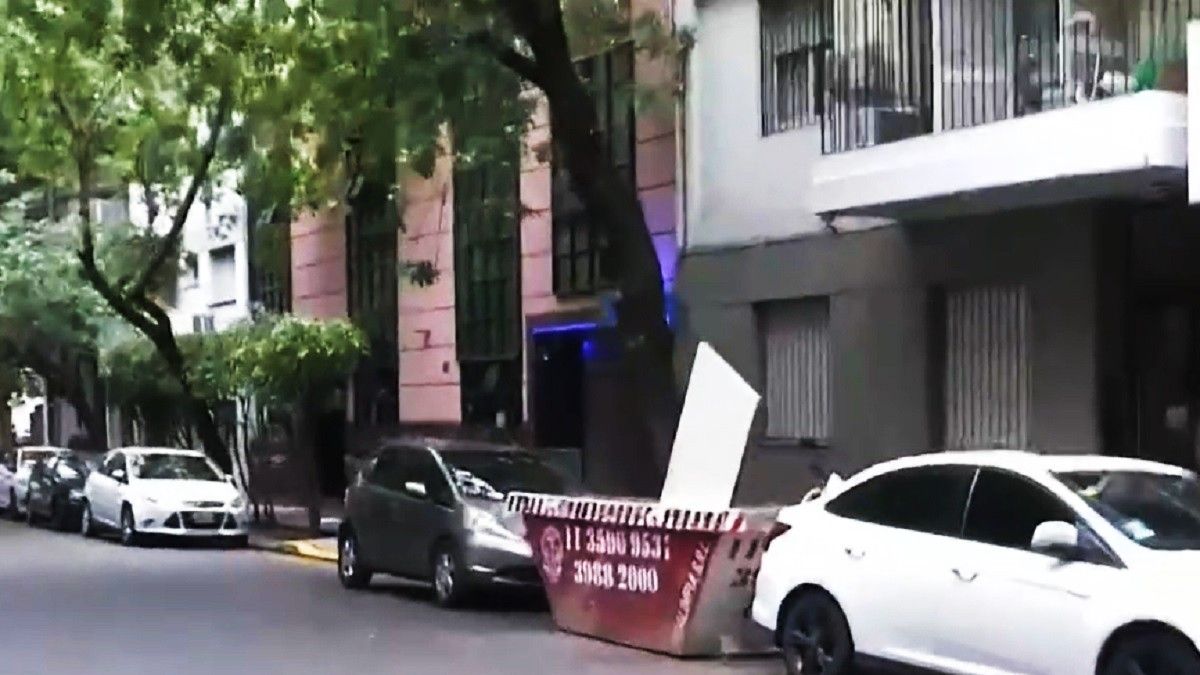 El escándalo provenía de un hotel ubicado en la calle Godoy Cruz.