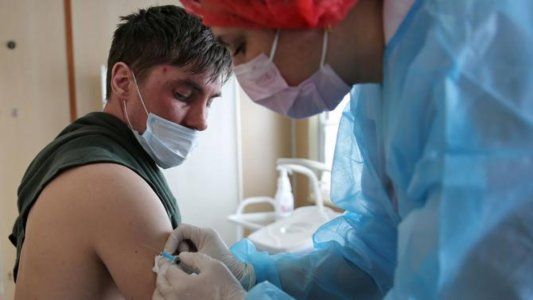 Vacunas COVID-19: ¿Las personas vacunadas contagian?