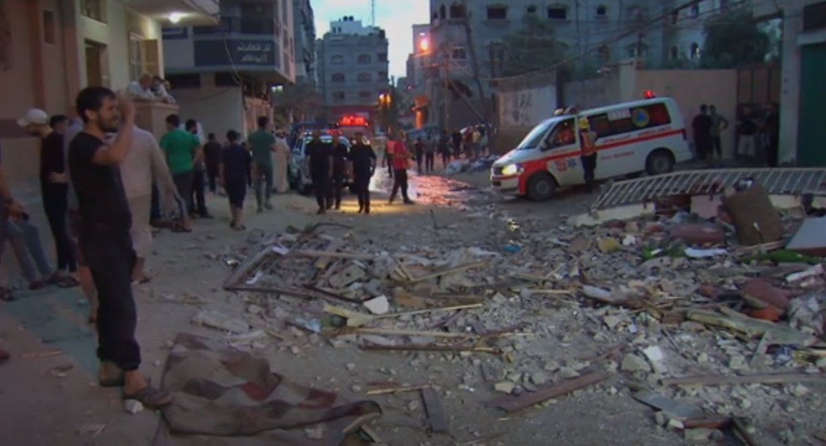 Destrucción en las calles de Gaza por los misiles israelíes (Foto: AP)