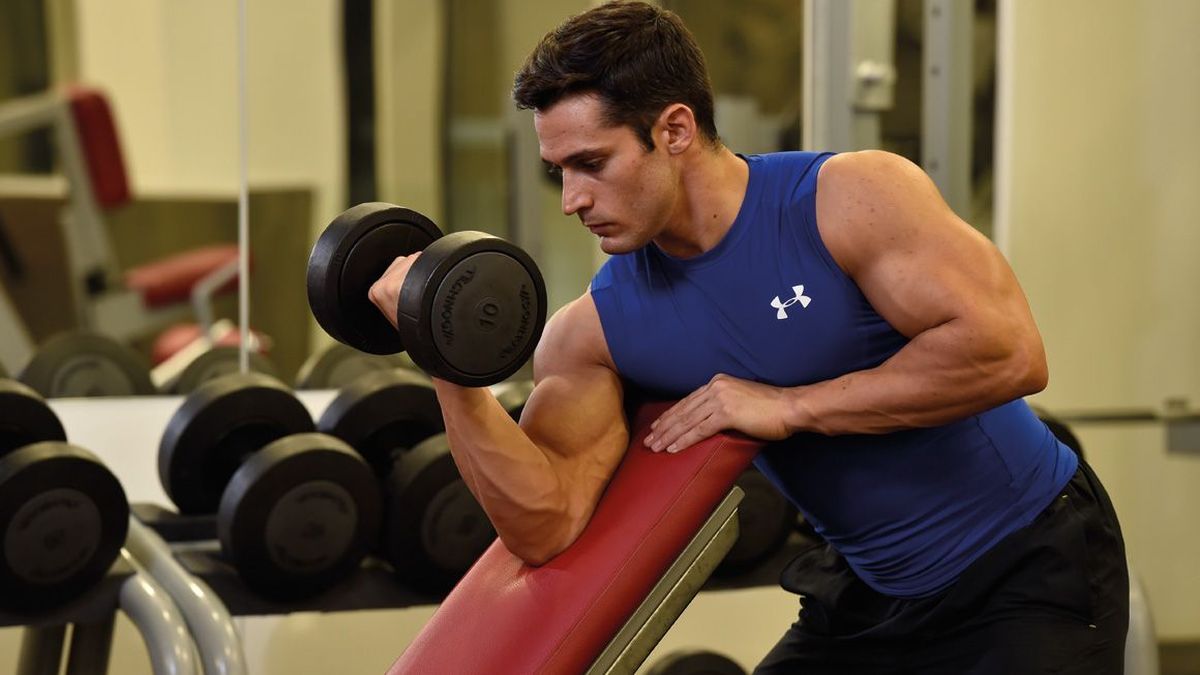 El entrenamiento de fuerza ayuda a conservar la masa muscular y la movilidad